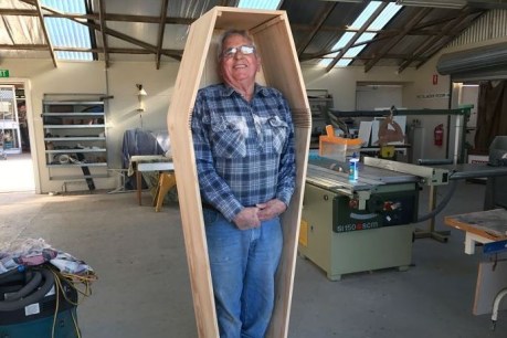 Tasmanian DIYers think outside the box and build their own coffins