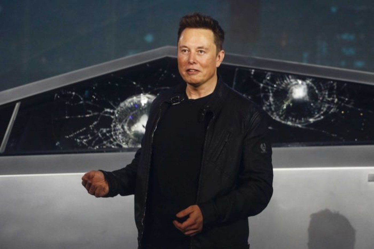 Elon Musk continued the presentation after the windows shattered.