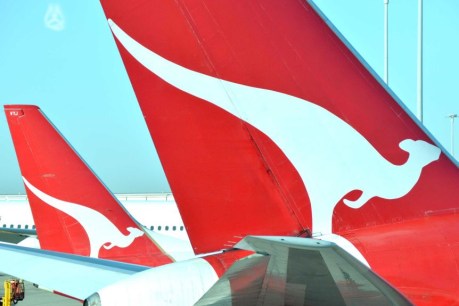 International Qantas workers to get wages subsidy after JobKeeper ends