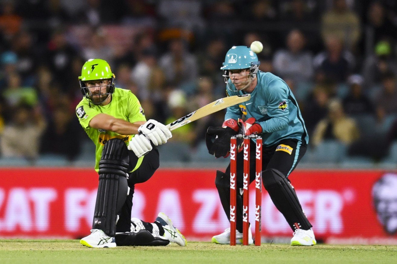 Alex Ross smacked 61no to steer Sydney Thunder to a seven-wicket win over Brisbane Heat.