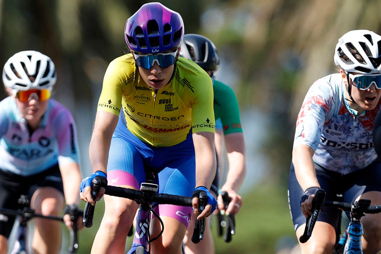 Ruby Roseman-Gannon (centre) has won a second straight Bay Crits title in Geelong.