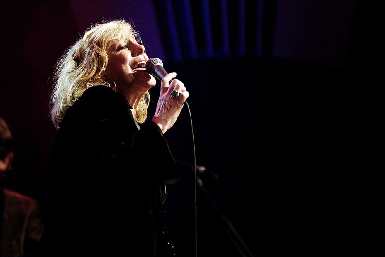 Renee Geyer performs on stage at the ARIA Hall of Fame Awards in 2005.