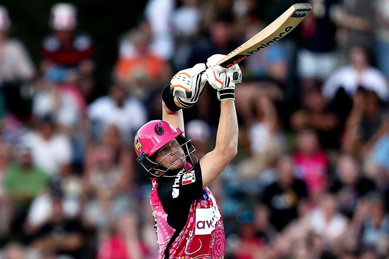 Steve Smith smashed 101 off 56 balls as Sydney Sixers made 5-203 against Adelaide Strikers.
