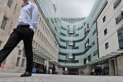 BBC suspends presenter over alleged teen photos