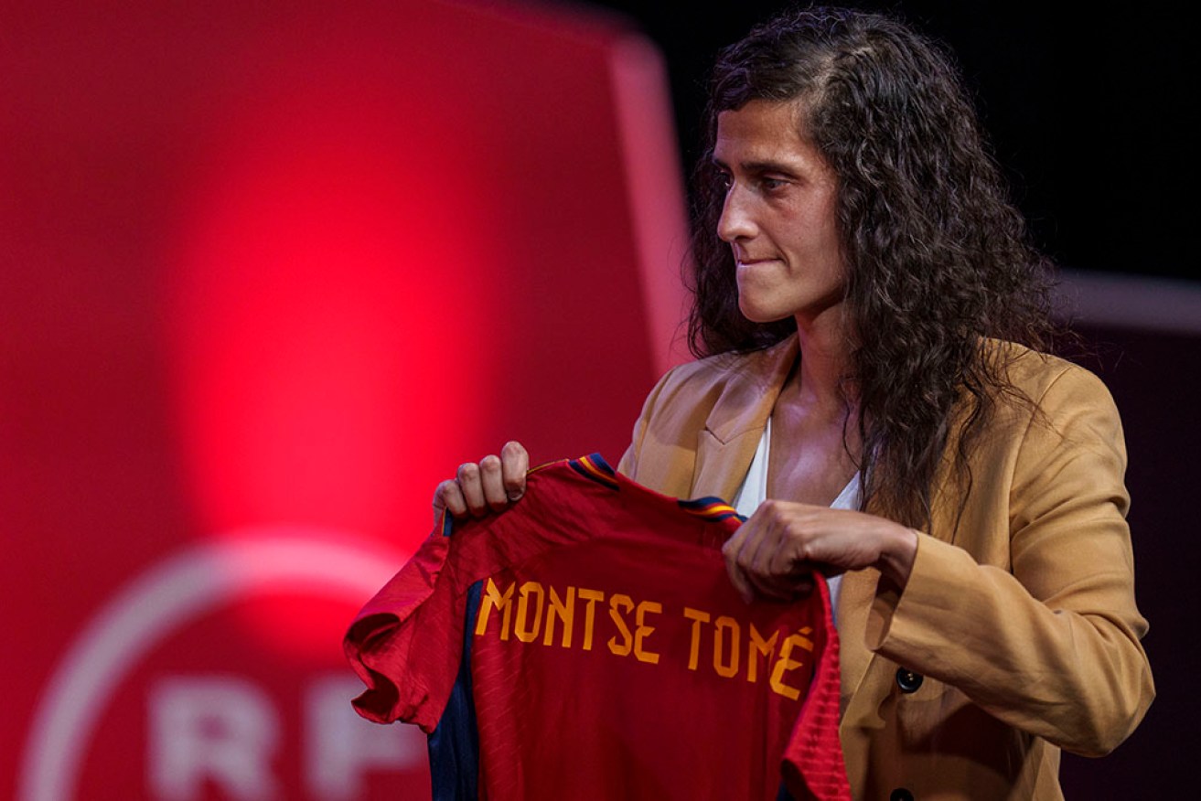 New Spain women's coach Montse Tome has called up 20 players who were refusing to play for the team.