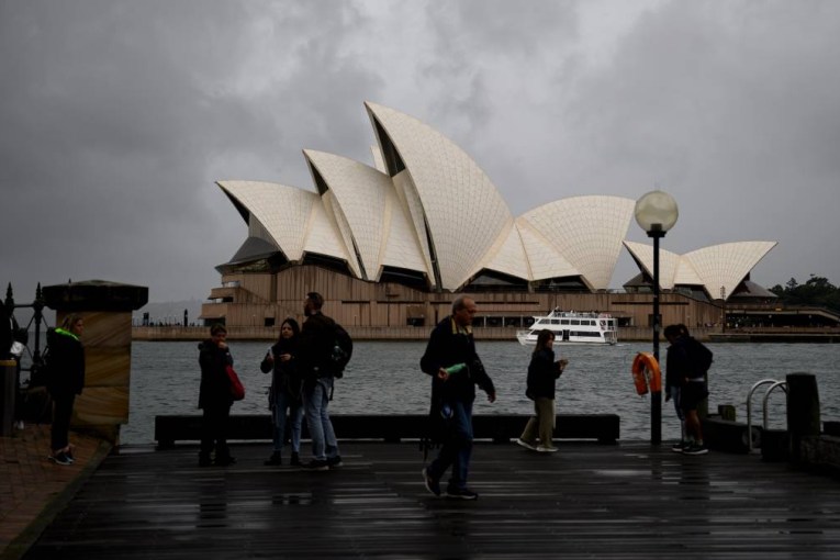 NSW braces for possible floods, race soaking