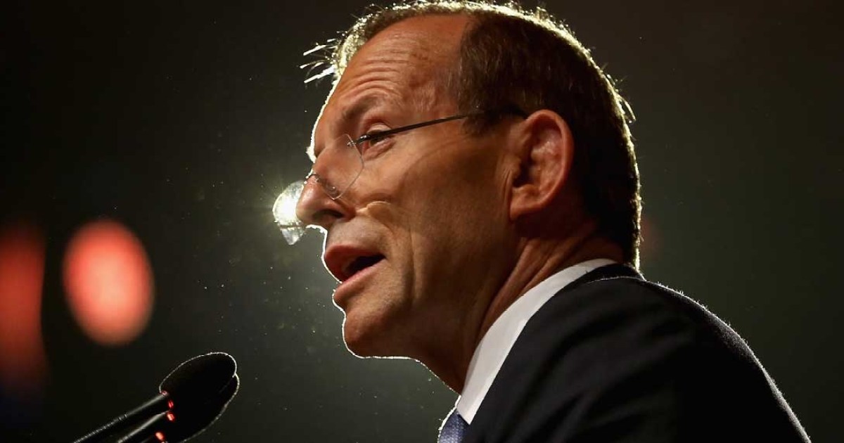 'Constructive co-operation': Abbott defends Sri Lanka boat deal