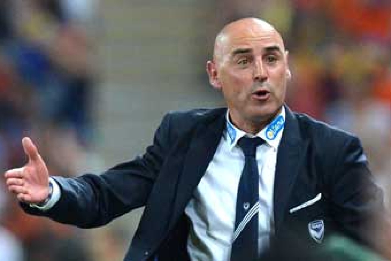 Kevin Muscat vents at the referee. Photo: Getty