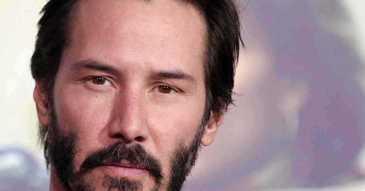 Stalker swims in Keanu's pool | The New Daily