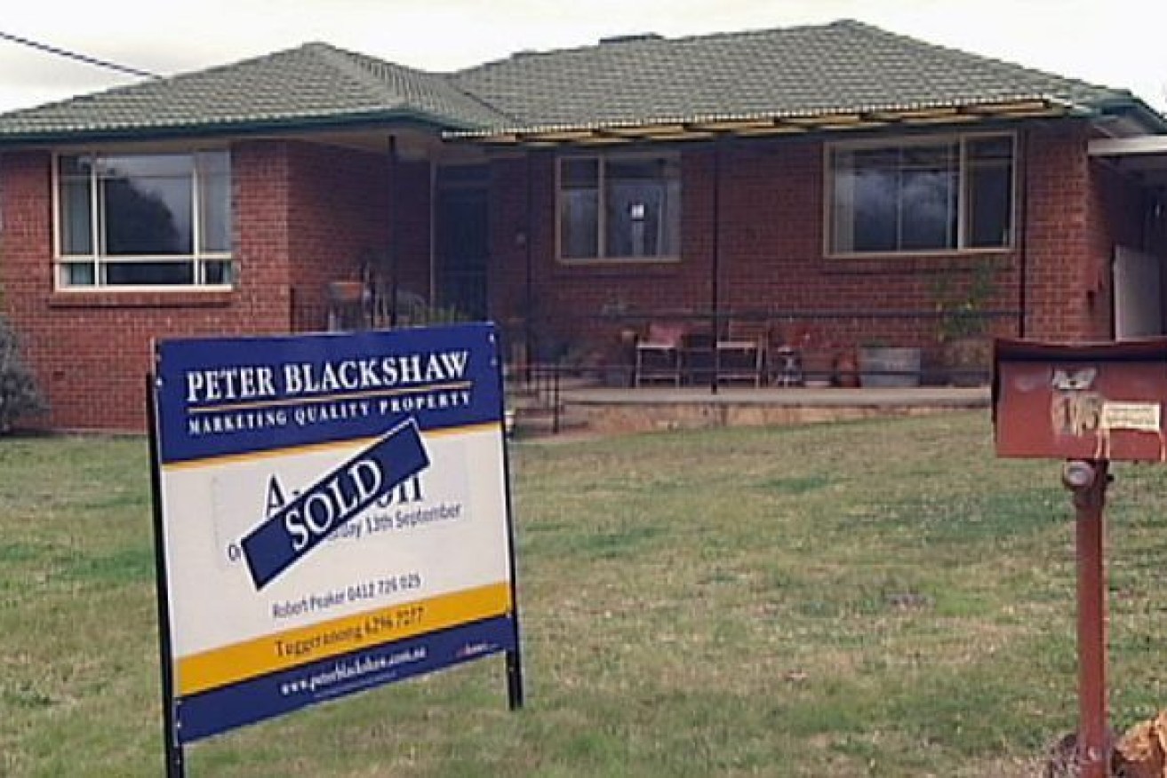 Houses in Canberra must be clearly sold as a former Mr Fluffy loose-fill asbestos site.