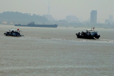 Tugboat sinks, 20 missing