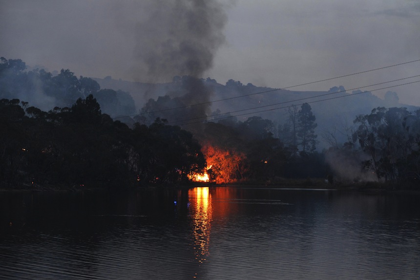 Adelaide Bushfires: Crews Battle Against The Clock