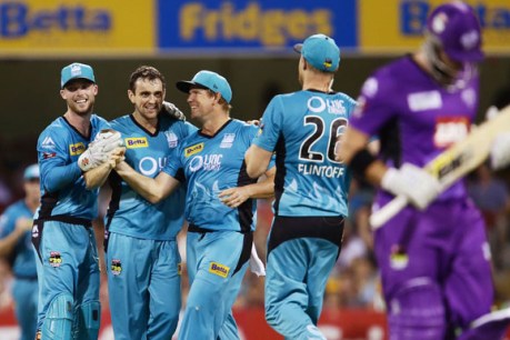 Hurricanes out of Big Bash finals race