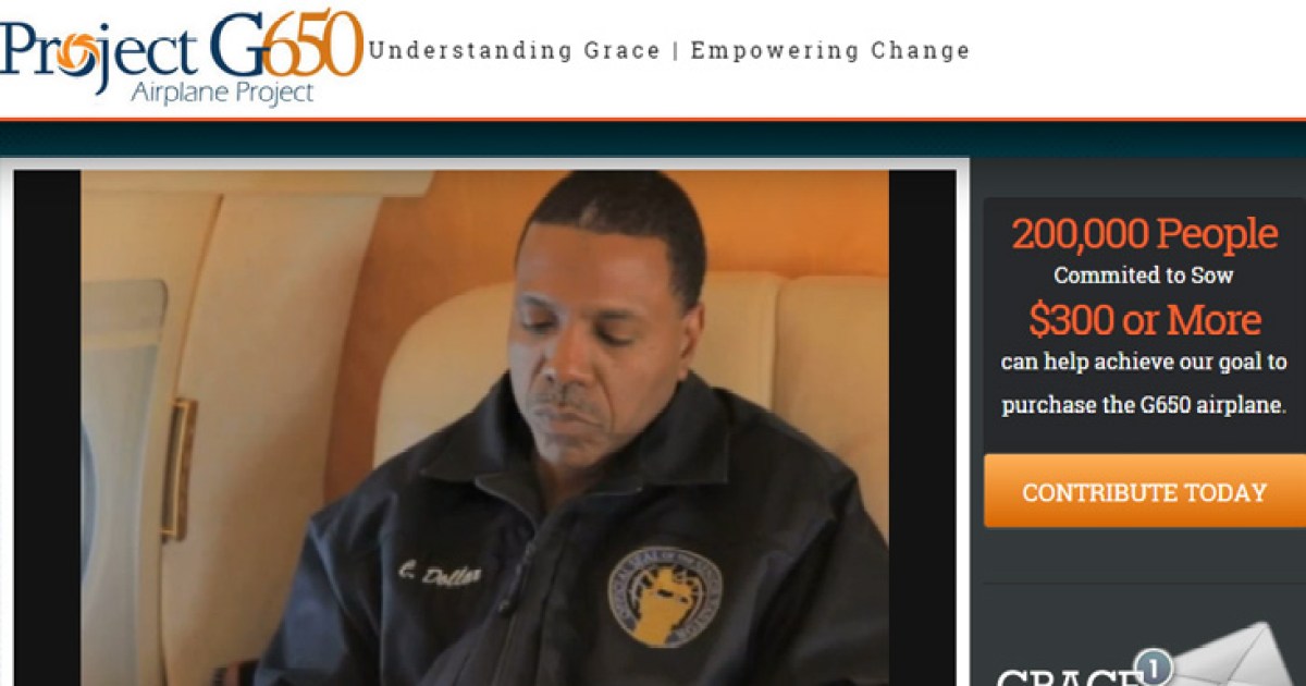 how old is creflo dollar today - Ilustrasi 3