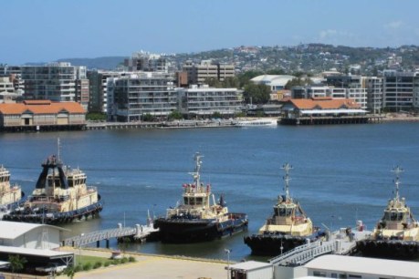 Wages umpire seeks to block port lockout
