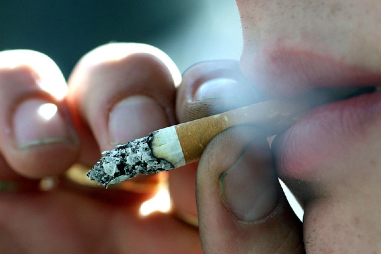 Nick Xenophon says a change to the legal smoking age would save hundreds of millions of dollars.