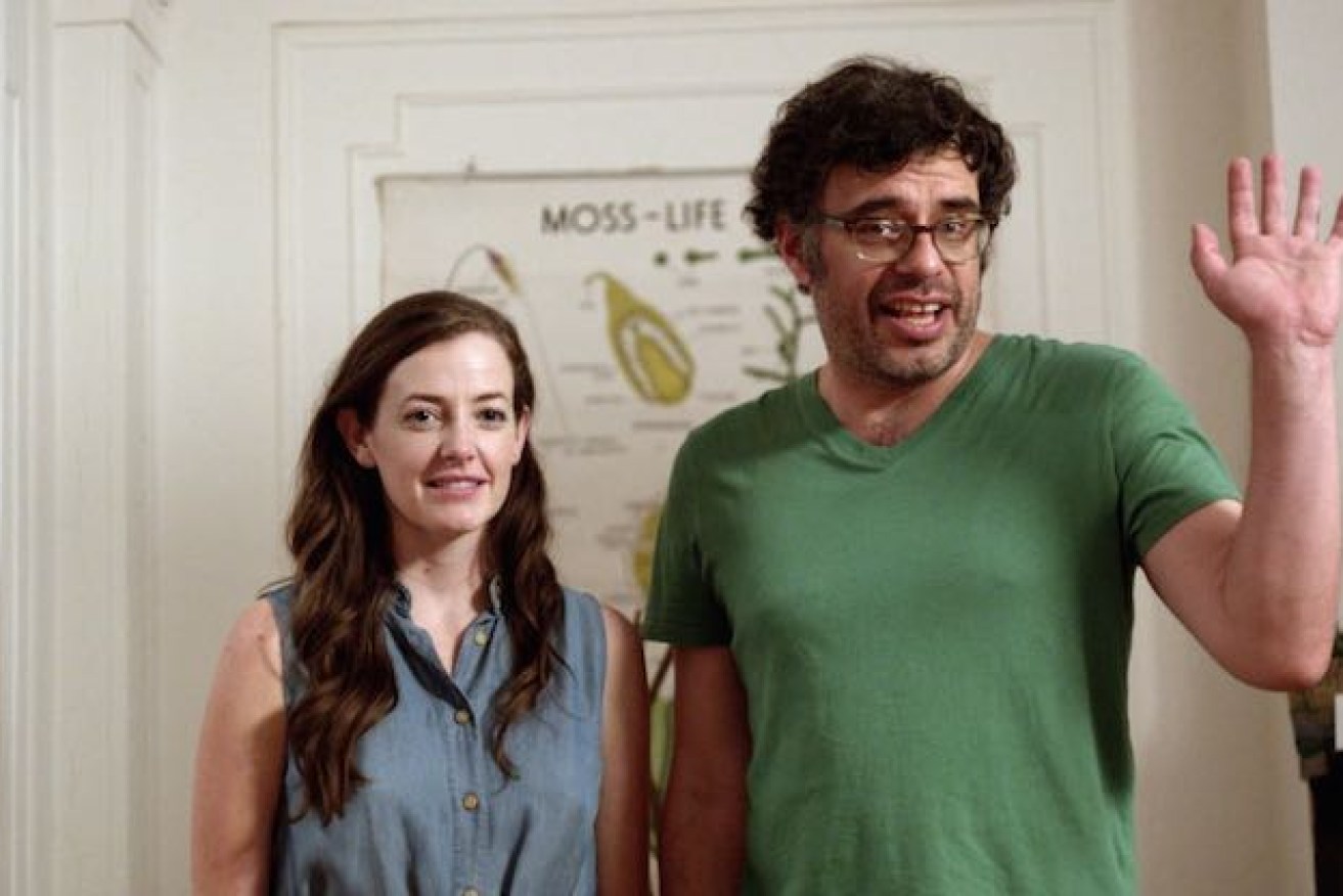 Stephanie Allynne (left) and Jemaine Clement play separated parents.