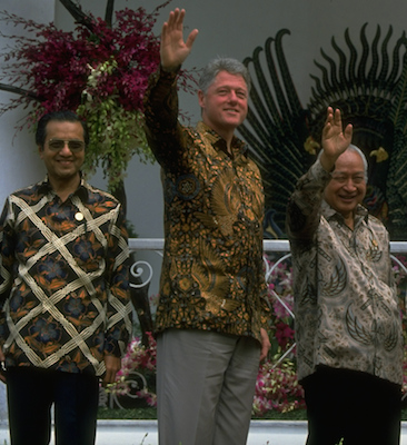 Clinton during an APEC Summit in 1994, after Keating convinced him to join.