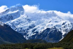 Trio of climbers missing on NZ's highest peak