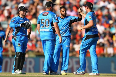 Strikers ease past Scorchers in Perth