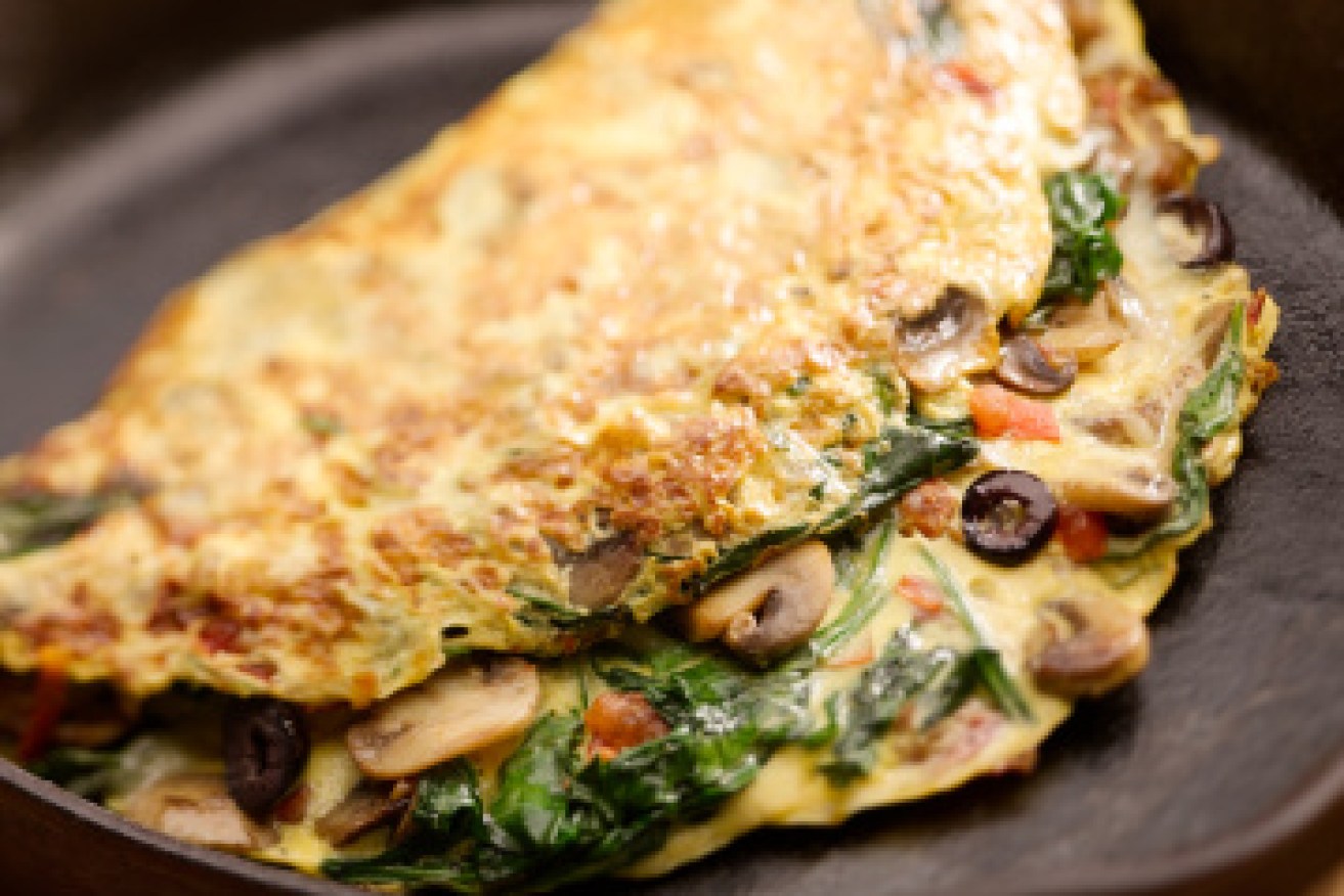 An omelette with toast or muesli and yoghurt are ideal breakfast choices. Photo: Getty