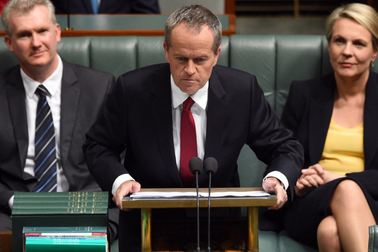 Shorten has accused the PM of running a protection racket for big banks, pushes for a royal commission.