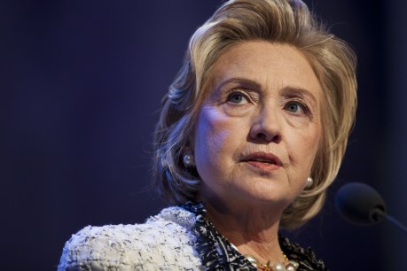 Clinton campaign hit by new FBI email probe