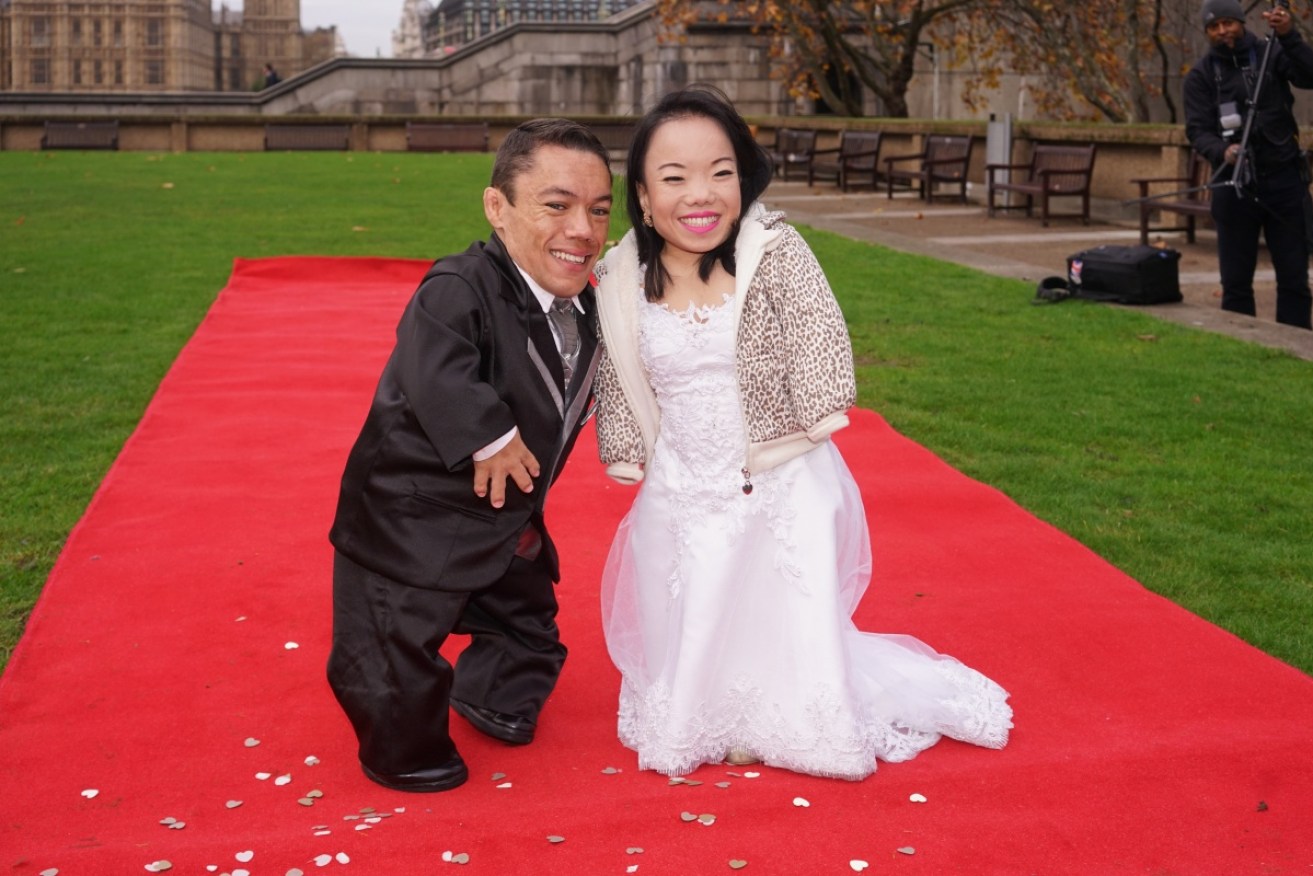 The world's shortest married couple were presented with a Guinness World Record.