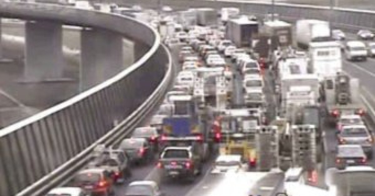 Fatal crash sparks huge traffic delays on West Gate Freeway