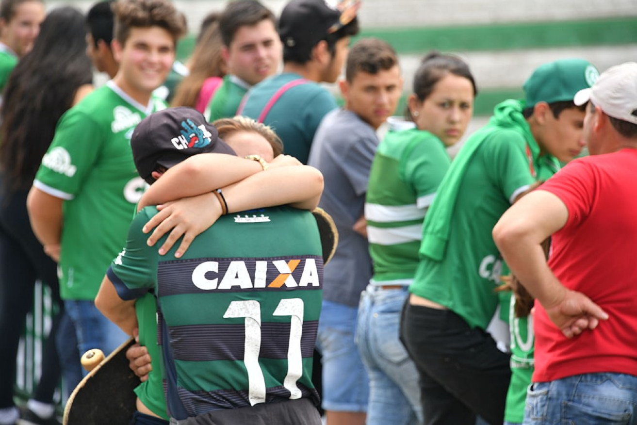 Fans pay tribute to the fallen Chapecoense players. 