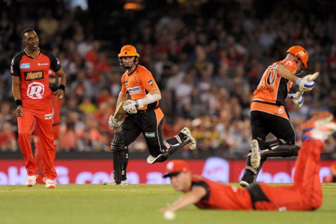 Michael Klinger (second left) was the mainstay of the Scorchers' chase before Ashton Agar finished the job.