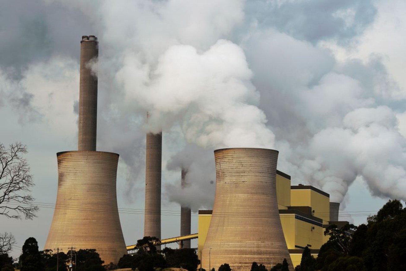 Energy giant AGL and the Victorian government have inked a deal to leave the door open for a coal-fired power station to close earlier than 2035.