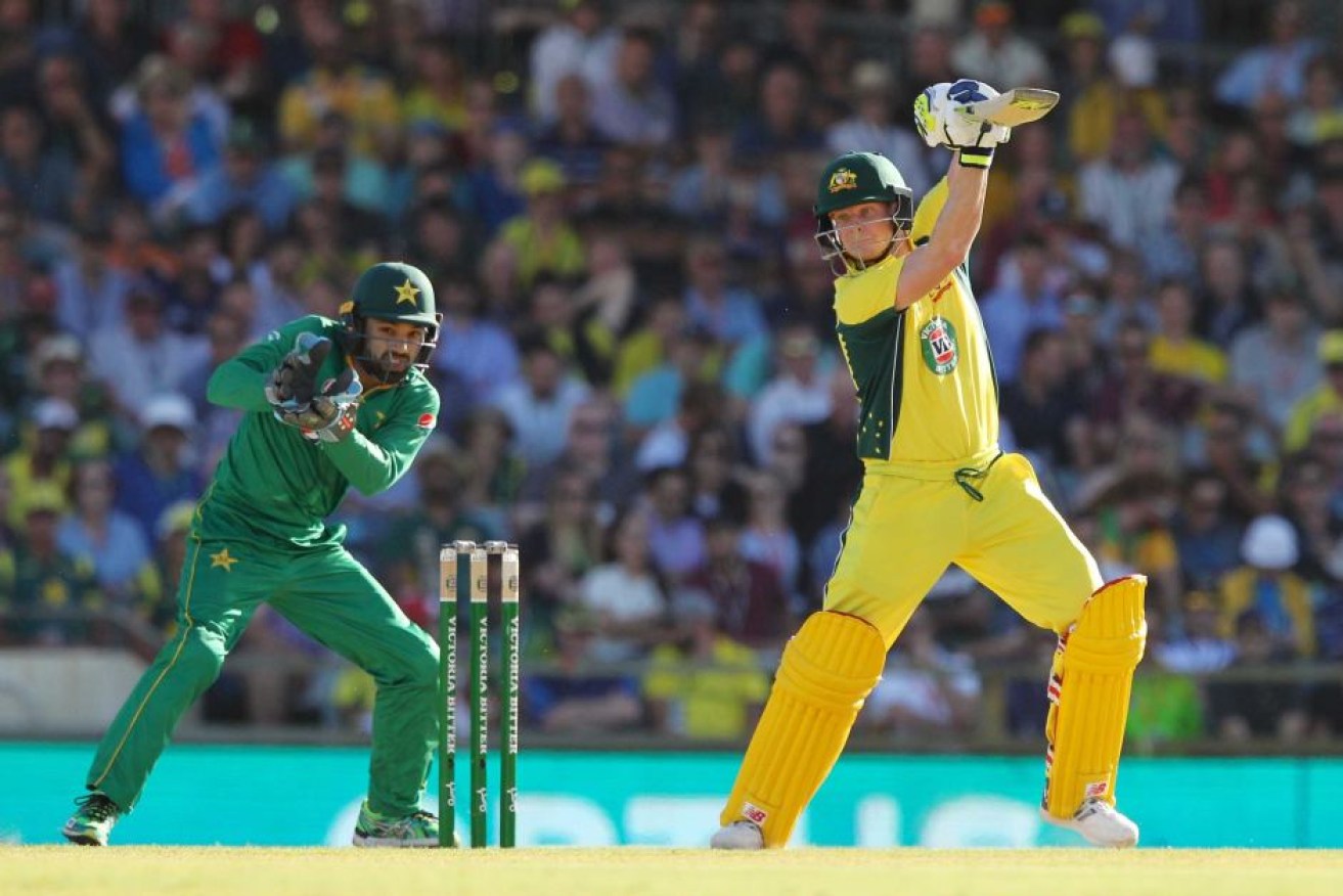 Steve Smith's ton helped Australia to a cruisy victory over Pakistan in Perth.