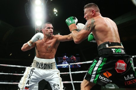 Anthony Mundine throws &#8216;coward punch&#8217; and still loses