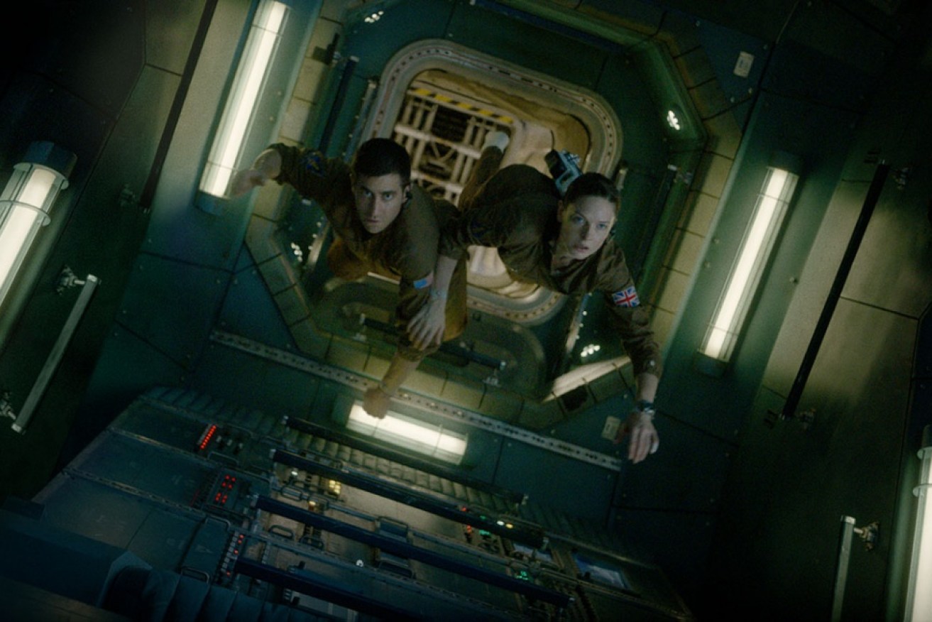 Jake Gyllenhaal and Rebecca Ferguson star in creepy sci-fi flick <i>Life</i>.