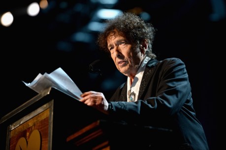 Bob Dylan accused of molesting girl in 1965