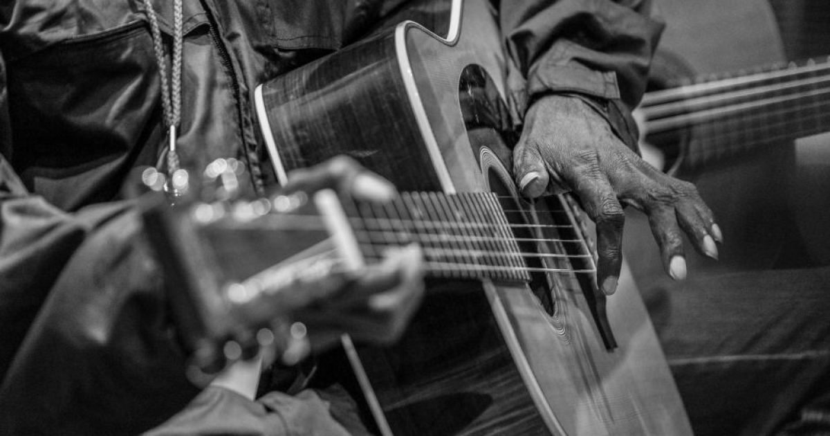 Acclaimed indigenous musician G Yunupingu dies aged 46