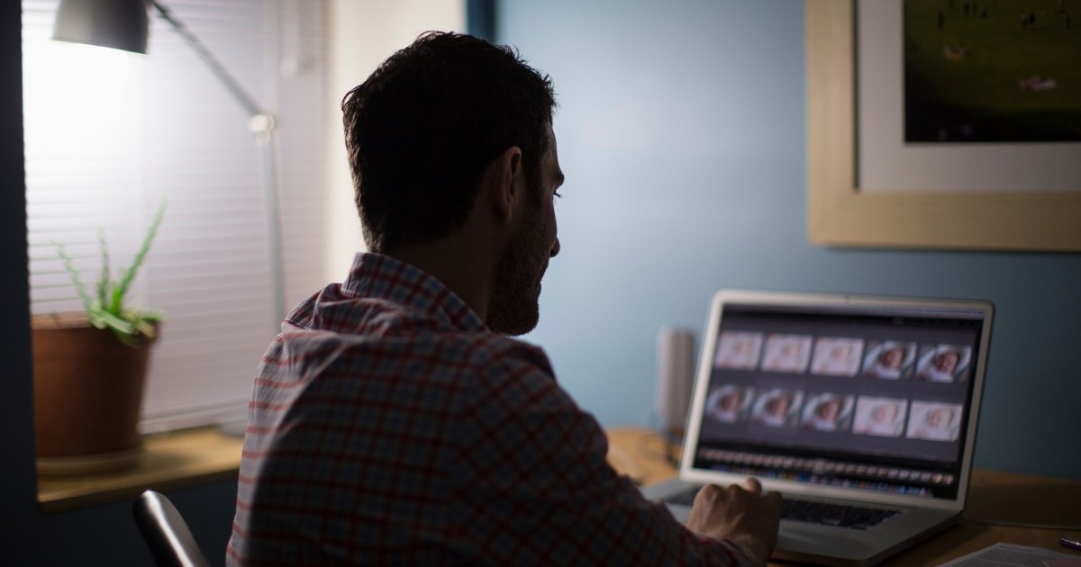 Identity theft, machine guns and heroin: diving in the dark net