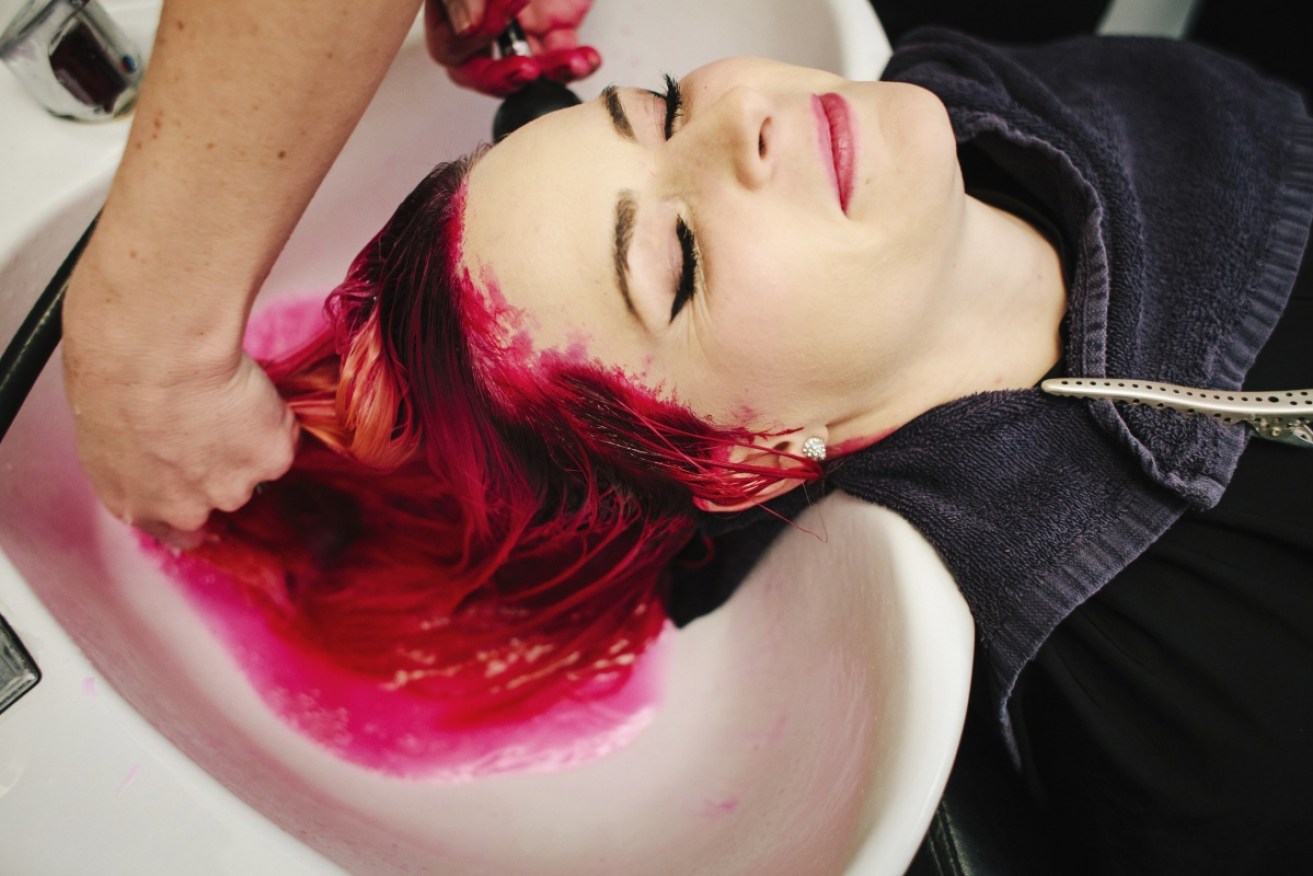 Experts are sceptical about a UK study suggesting breast cancer risks with using hair dye.