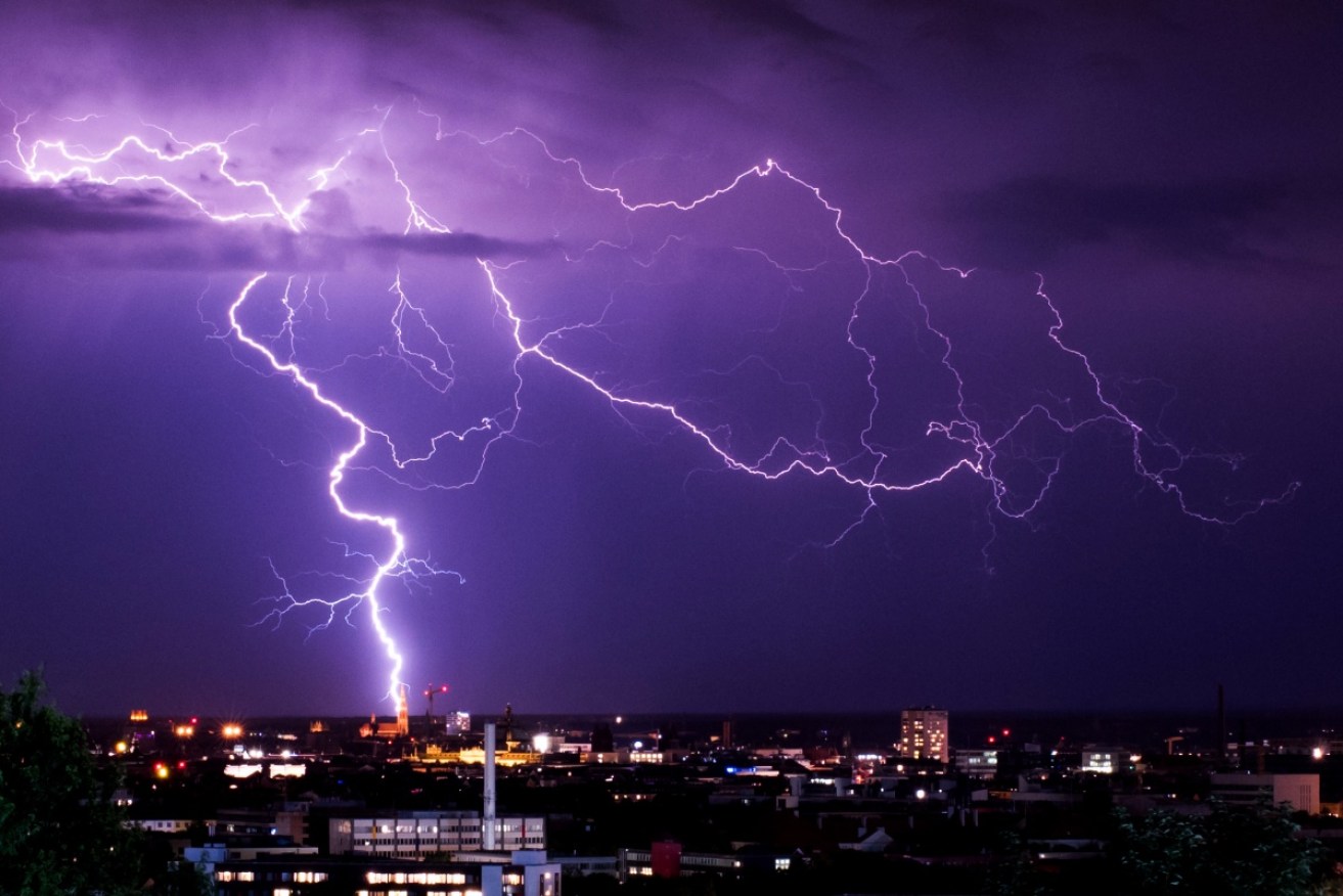 Victorians are being warned of a potential dangerous thunder storm asthma outbreak.