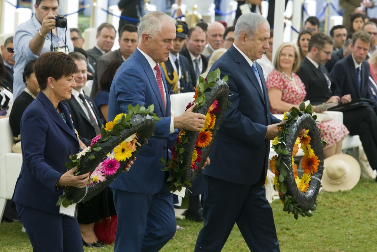 Malcolm Turnbull, Benjamin Netanyahu and NZ Governor General Patsy Reddy lay wreaths at the memorial in Beersheba.