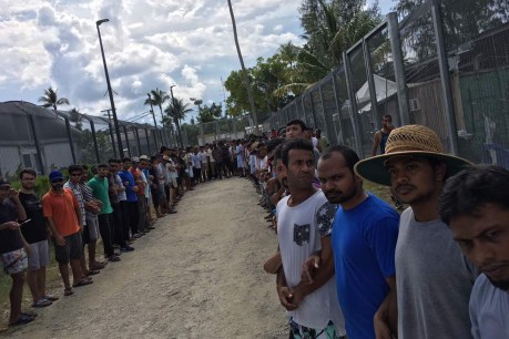 Manus Island refugees won't be removed by force