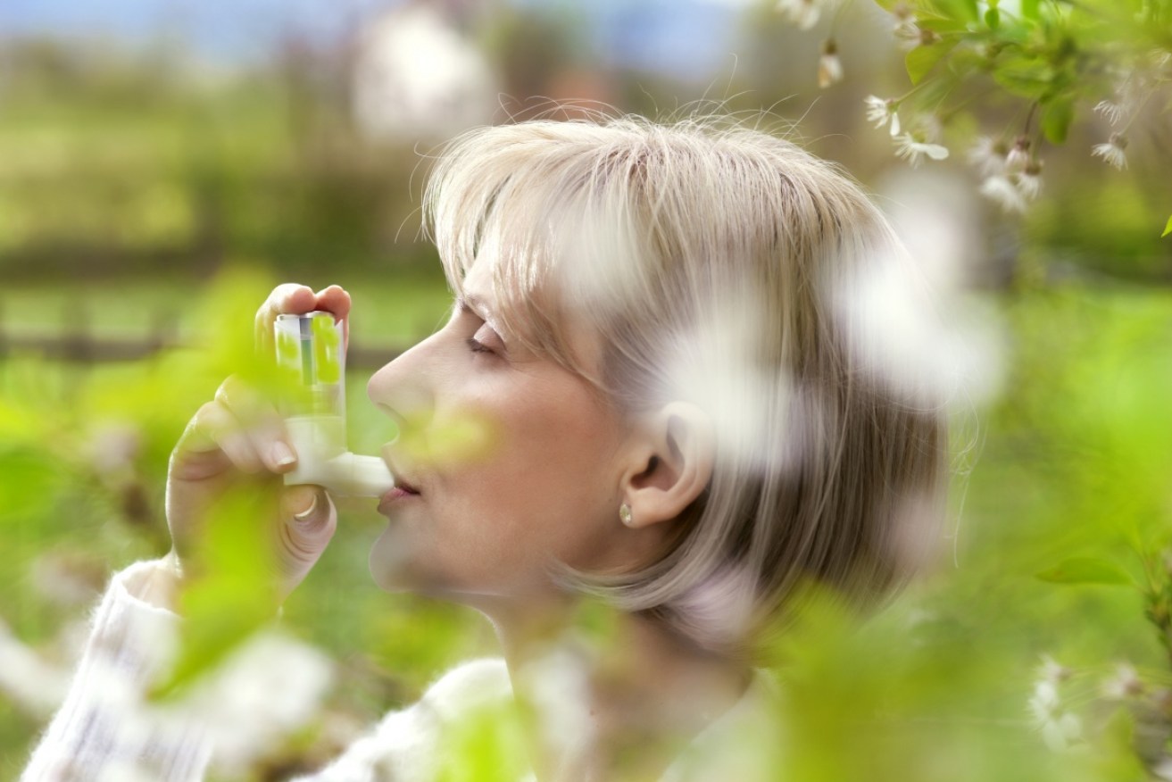 Experts say anyone who experiences hay fever in spring should ask their GP if they need an asthma management plan.