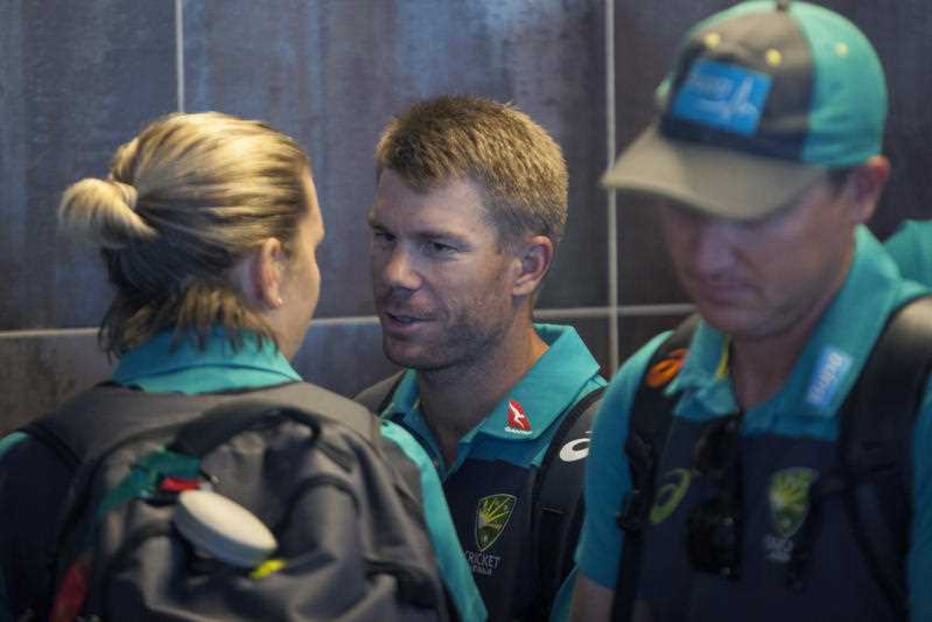 Australian players appear to have turned on David Warner as the ball-tampering crisis takes another turn.