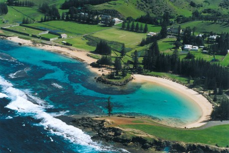 Photos that show Norfolk Island reefs thriving 