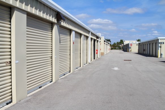 storage-unit-buy-rent