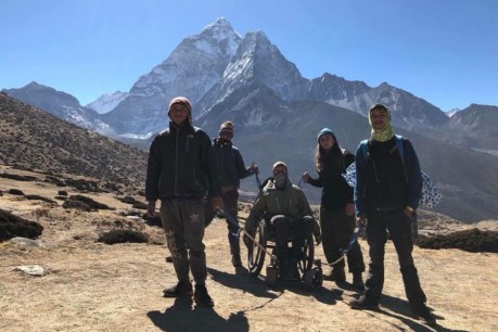 Paraplegic Australian battles his way to Everest Base Camp