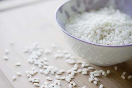 The easiest way to cook rice without it sticking to the saucepan