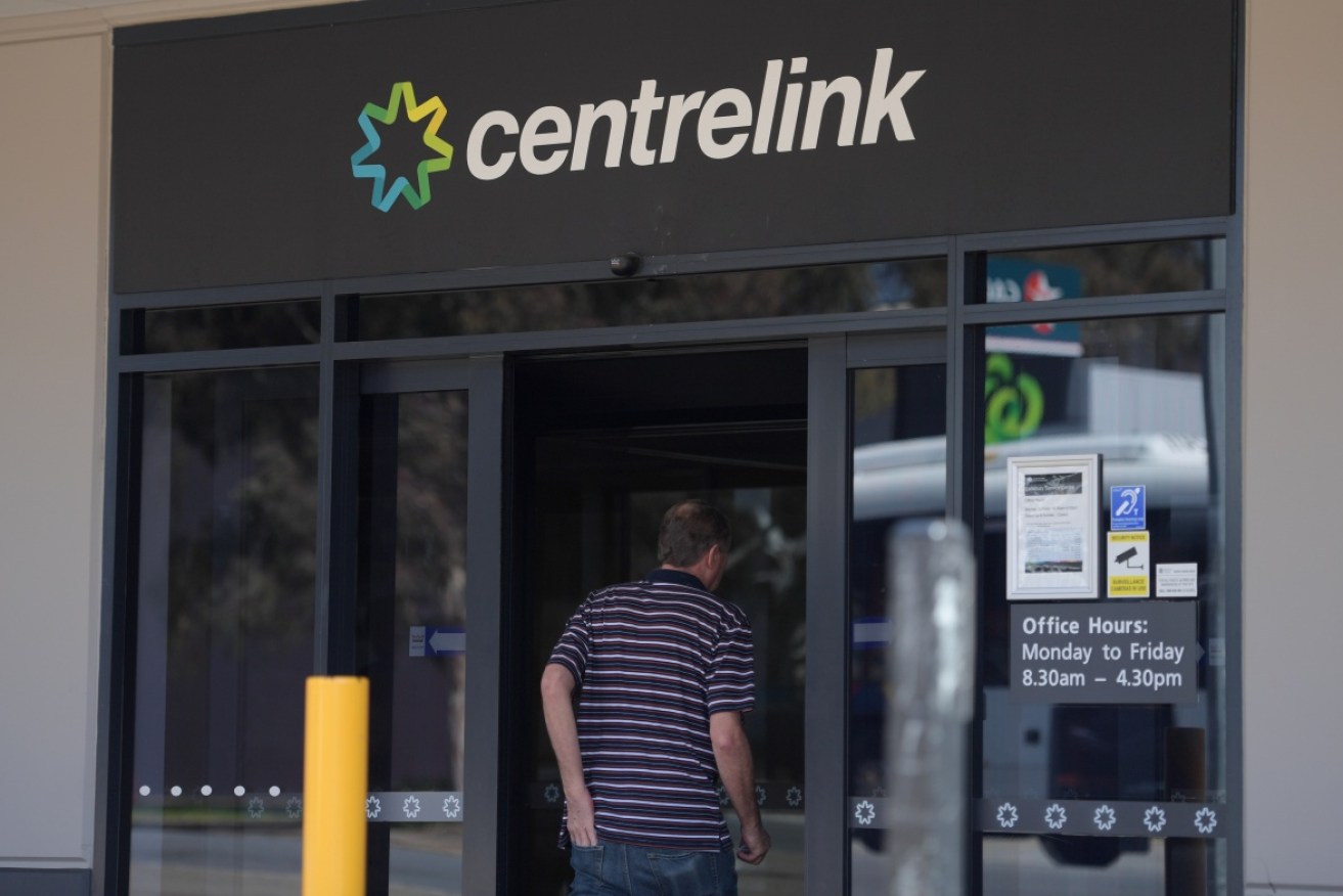 Centrelink compliance officers are being pushed to meet daily debt recovery targets, the 7.30 program has claimed.