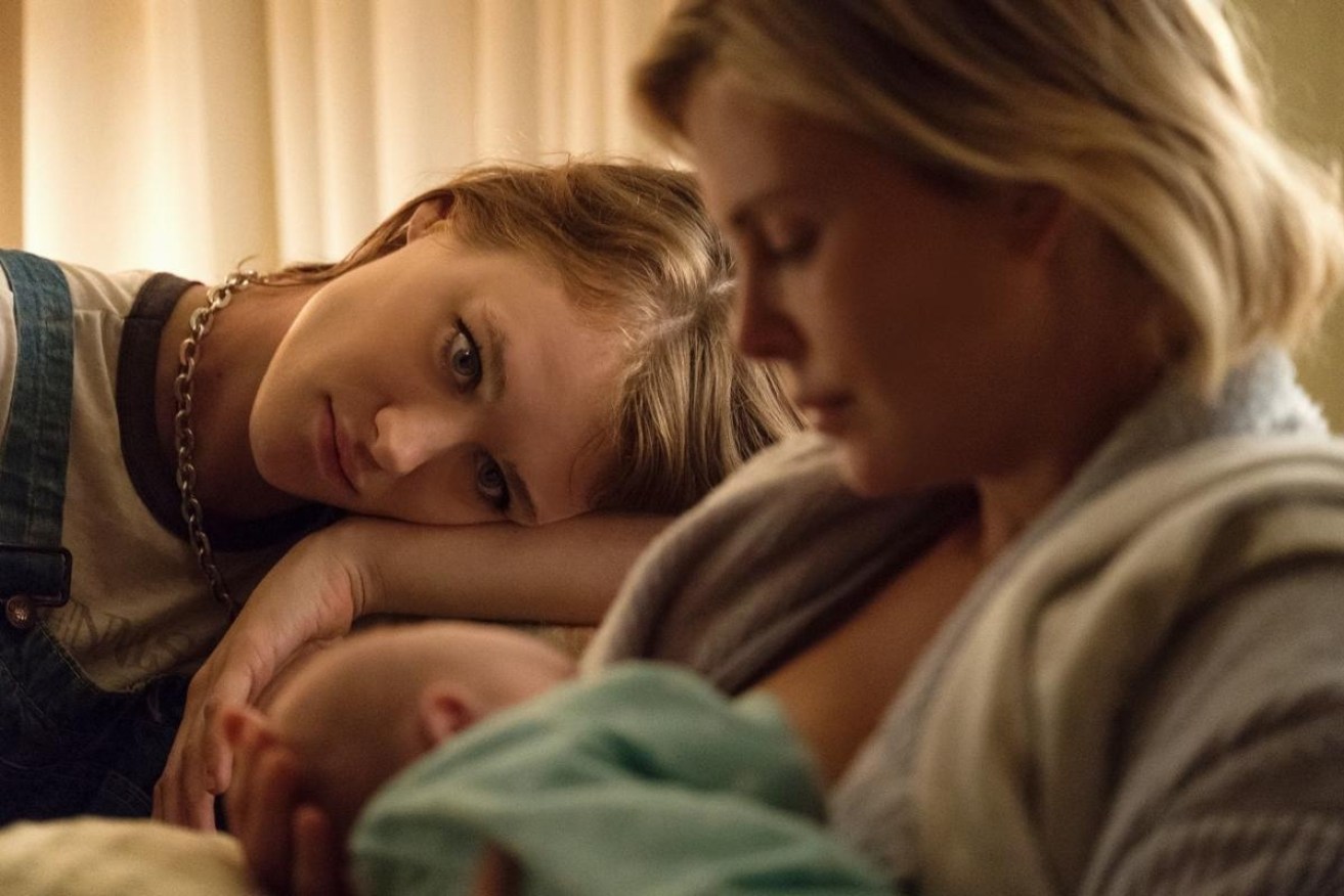 Mackenzie Davis (left) and Charlize Theron (right) make a captivating on-screen pair.
